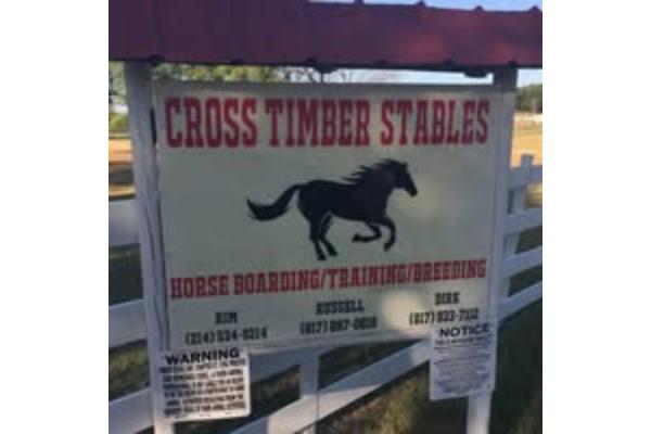 Stable Cross Cross Timbers Stables | Texas Ranches